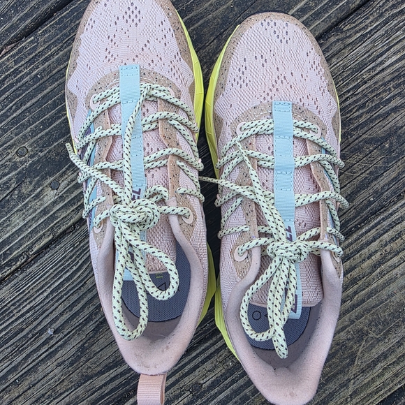 New Balance Tektrel Womens Hiking Sneakers - Picture 9 of 10